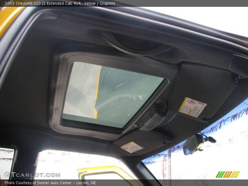 Yellow / Graphite 2003 Chevrolet S10 LS Extended Cab 4x4