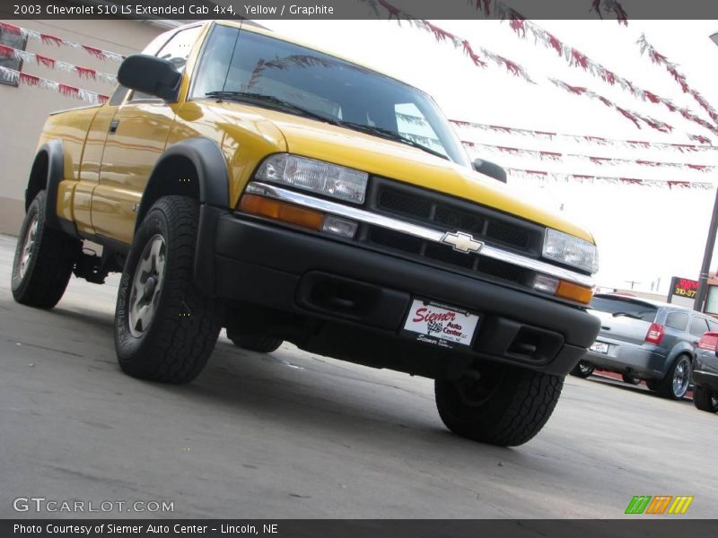 Yellow / Graphite 2003 Chevrolet S10 LS Extended Cab 4x4