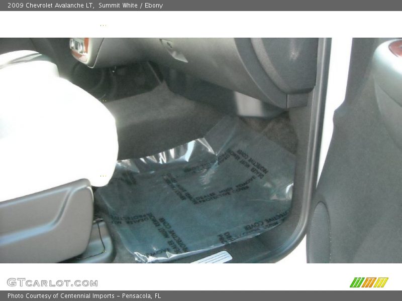 Summit White / Ebony 2009 Chevrolet Avalanche LT