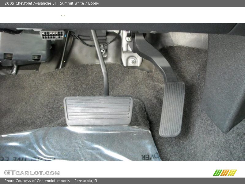 Summit White / Ebony 2009 Chevrolet Avalanche LT