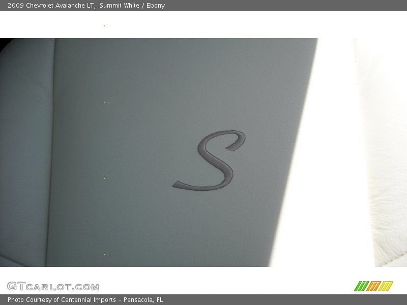 Summit White / Ebony 2009 Chevrolet Avalanche LT