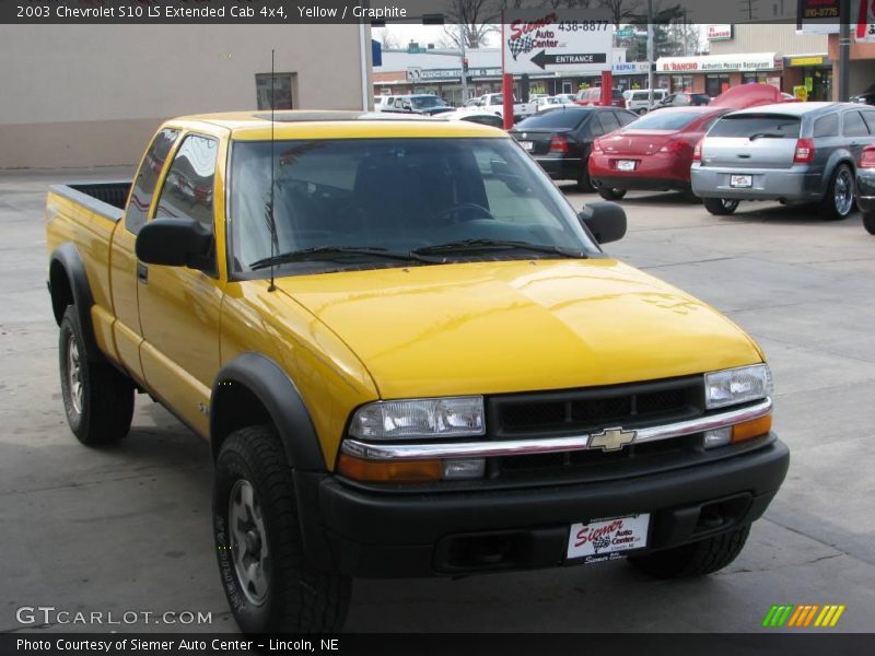 Yellow / Graphite 2003 Chevrolet S10 LS Extended Cab 4x4