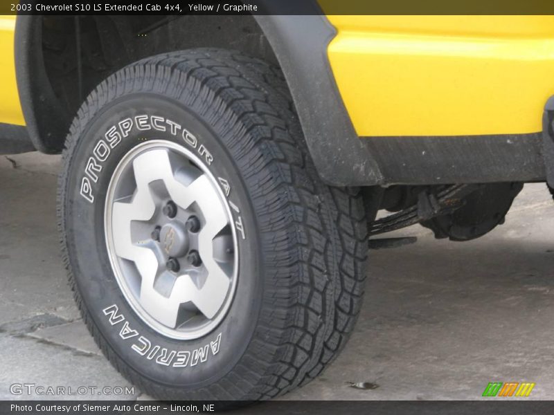 Yellow / Graphite 2003 Chevrolet S10 LS Extended Cab 4x4