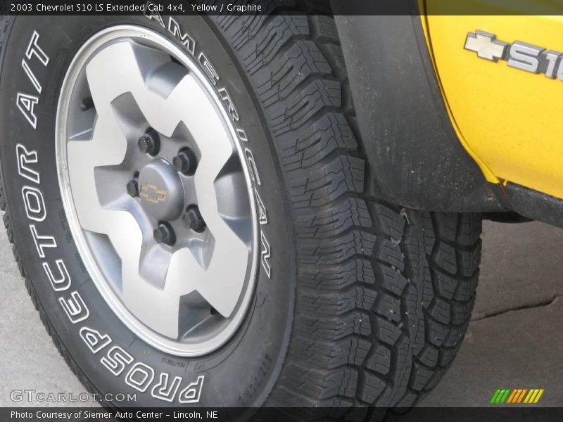 Yellow / Graphite 2003 Chevrolet S10 LS Extended Cab 4x4