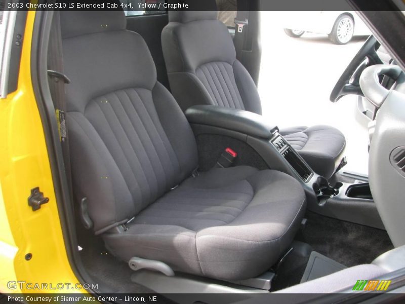 Yellow / Graphite 2003 Chevrolet S10 LS Extended Cab 4x4