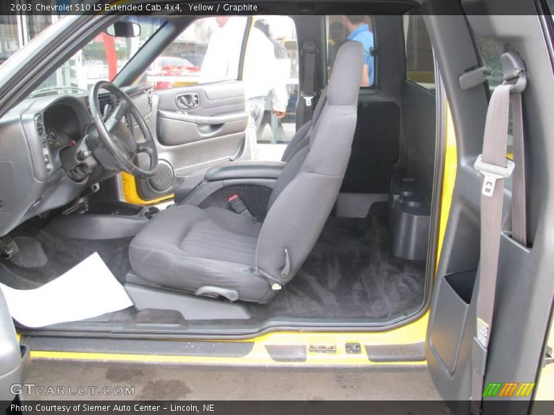 Yellow / Graphite 2003 Chevrolet S10 LS Extended Cab 4x4