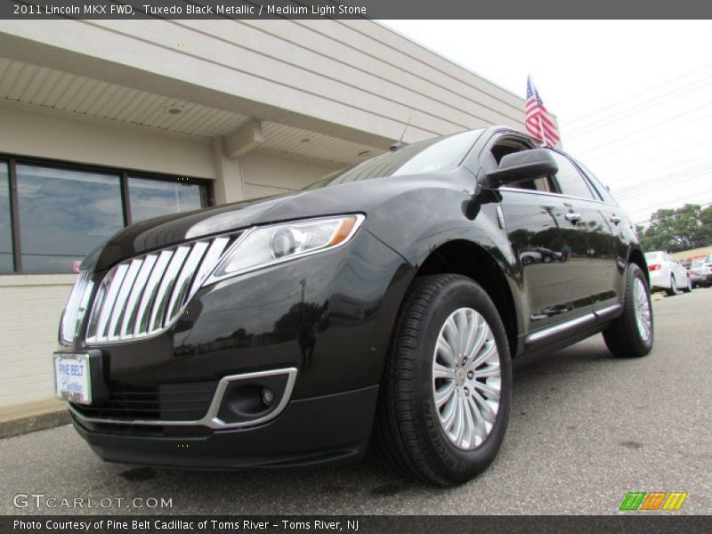 Tuxedo Black Metallic / Medium Light Stone 2011 Lincoln MKX FWD