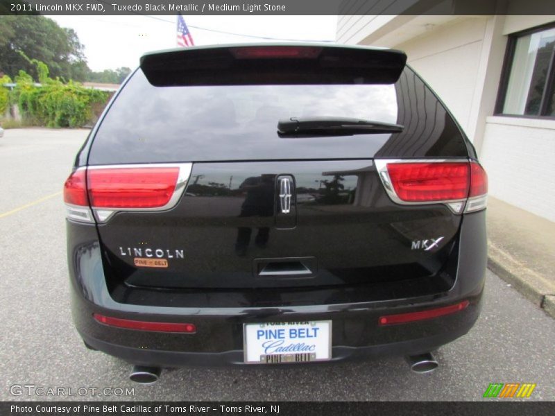 Tuxedo Black Metallic / Medium Light Stone 2011 Lincoln MKX FWD
