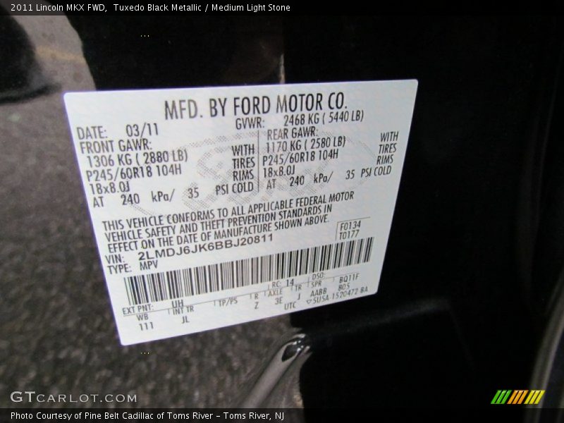 Tuxedo Black Metallic / Medium Light Stone 2011 Lincoln MKX FWD