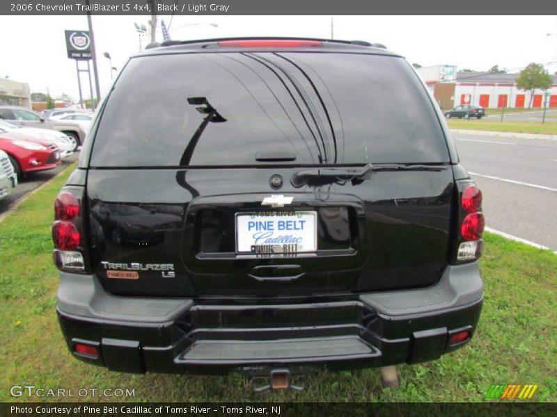 Black / Light Gray 2006 Chevrolet TrailBlazer LS 4x4
