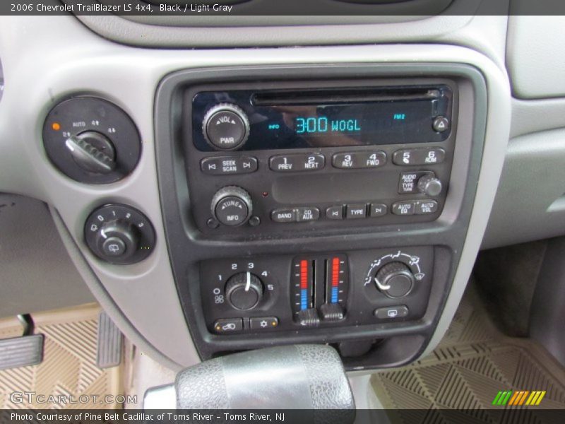 Black / Light Gray 2006 Chevrolet TrailBlazer LS 4x4