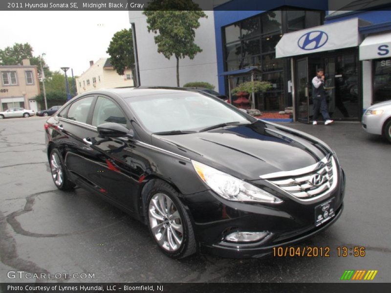 Midnight Black / Gray 2011 Hyundai Sonata SE