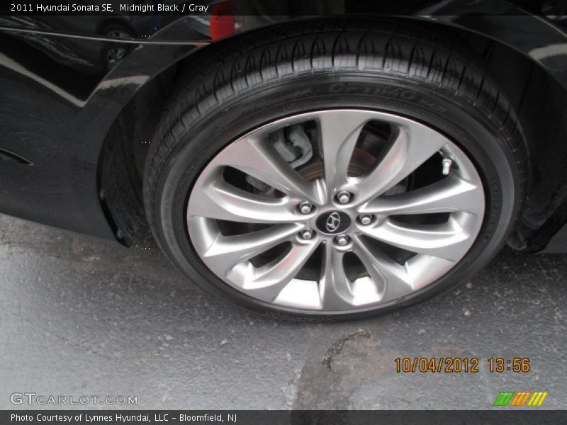 Midnight Black / Gray 2011 Hyundai Sonata SE