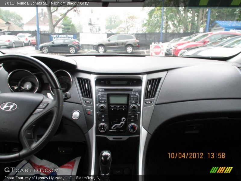 Midnight Black / Gray 2011 Hyundai Sonata SE
