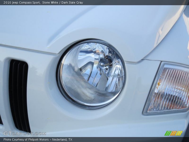 Stone White / Dark Slate Gray 2010 Jeep Compass Sport