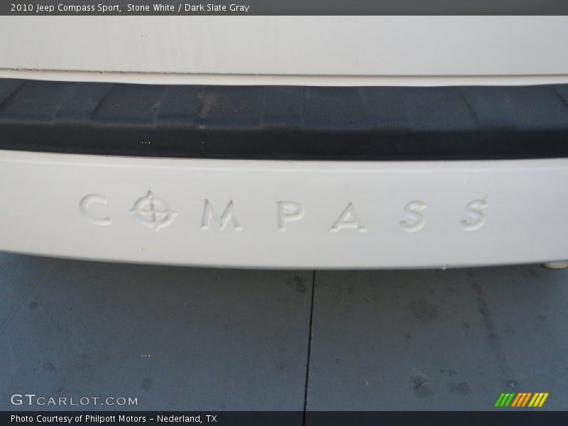 Stone White / Dark Slate Gray 2010 Jeep Compass Sport
