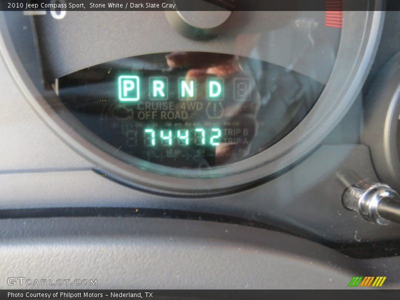 Stone White / Dark Slate Gray 2010 Jeep Compass Sport