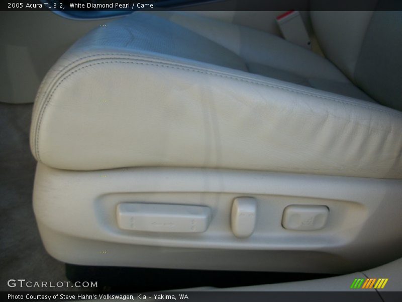 White Diamond Pearl / Camel 2005 Acura TL 3.2