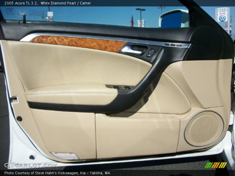 White Diamond Pearl / Camel 2005 Acura TL 3.2