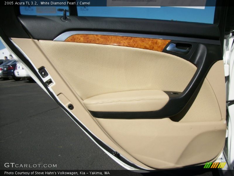 White Diamond Pearl / Camel 2005 Acura TL 3.2