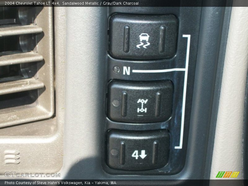 Sandalwood Metallic / Gray/Dark Charcoal 2004 Chevrolet Tahoe LT 4x4
