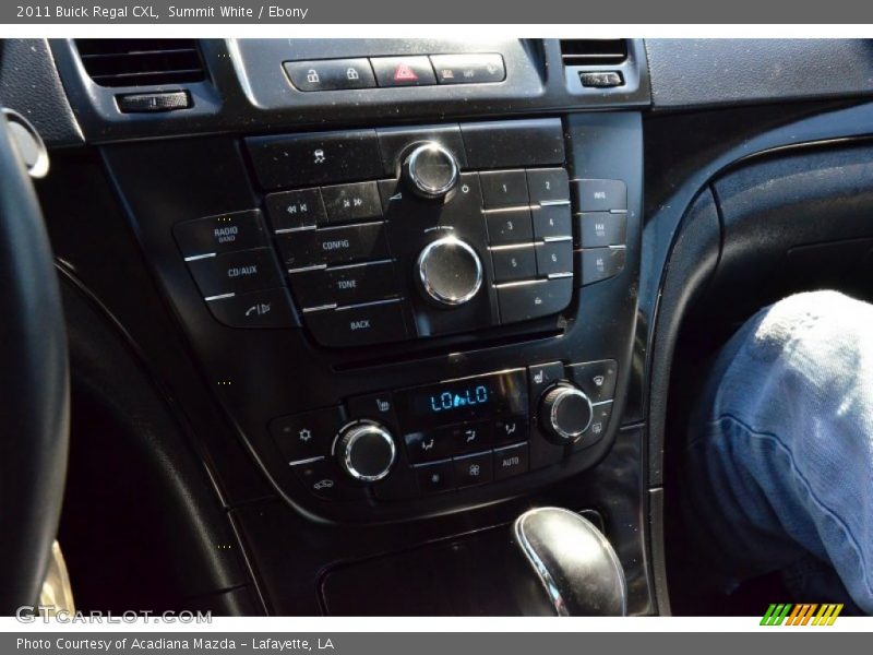 Summit White / Ebony 2011 Buick Regal CXL