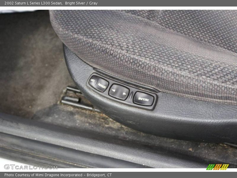 Bright Silver / Gray 2002 Saturn L Series L300 Sedan