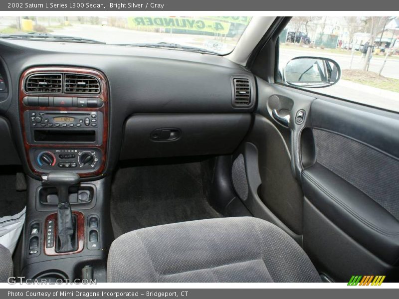 Bright Silver / Gray 2002 Saturn L Series L300 Sedan