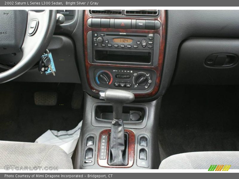 Bright Silver / Gray 2002 Saturn L Series L300 Sedan