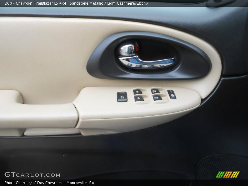 Sandstone Metallic / Light Cashmere/Ebony 2007 Chevrolet TrailBlazer LS 4x4