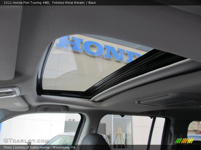 Polished Metal Metallic / Black 2011 Honda Pilot Touring 4WD