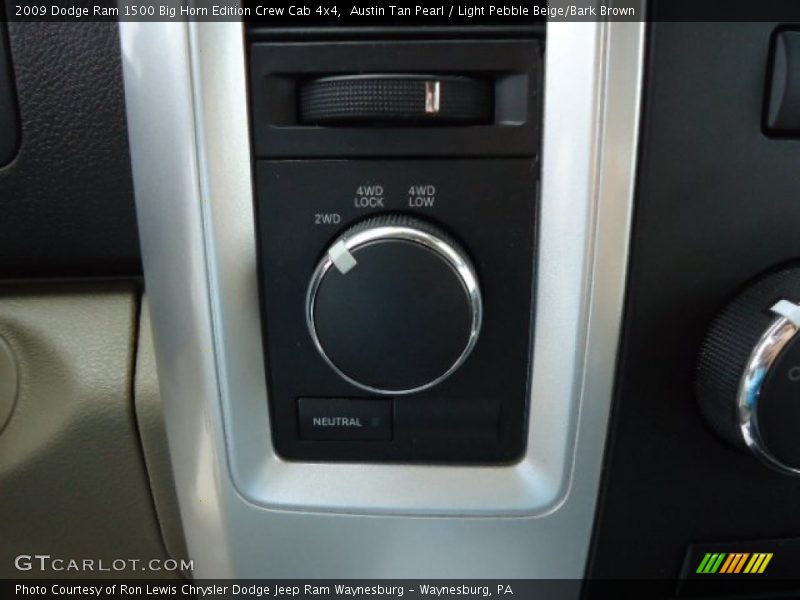Austin Tan Pearl / Light Pebble Beige/Bark Brown 2009 Dodge Ram 1500 Big Horn Edition Crew Cab 4x4