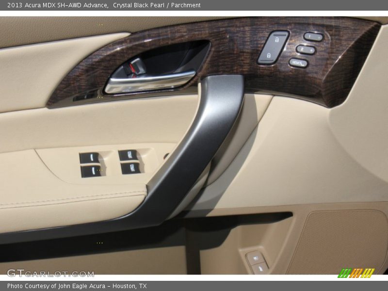 Controls of 2013 MDX SH-AWD Advance