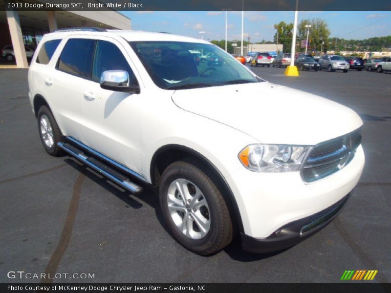 Front 3/4 View of 2013 Durango SXT