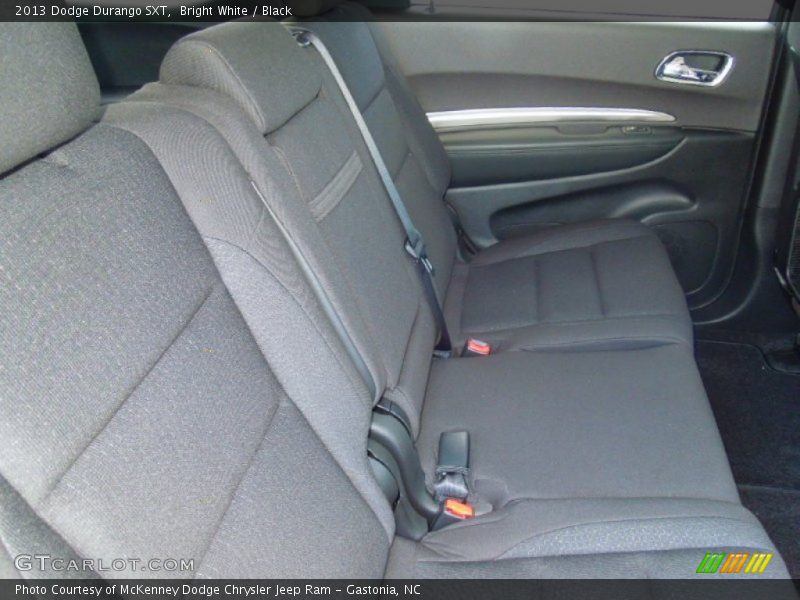 Bright White / Black 2013 Dodge Durango SXT