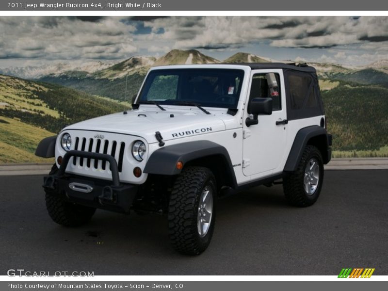 Front 3/4 View of 2011 Wrangler Rubicon 4x4