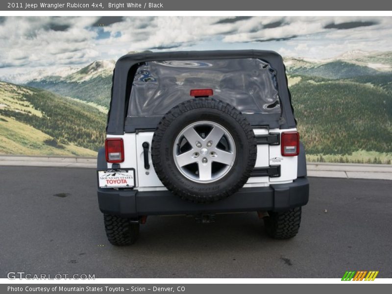 Bright White / Black 2011 Jeep Wrangler Rubicon 4x4