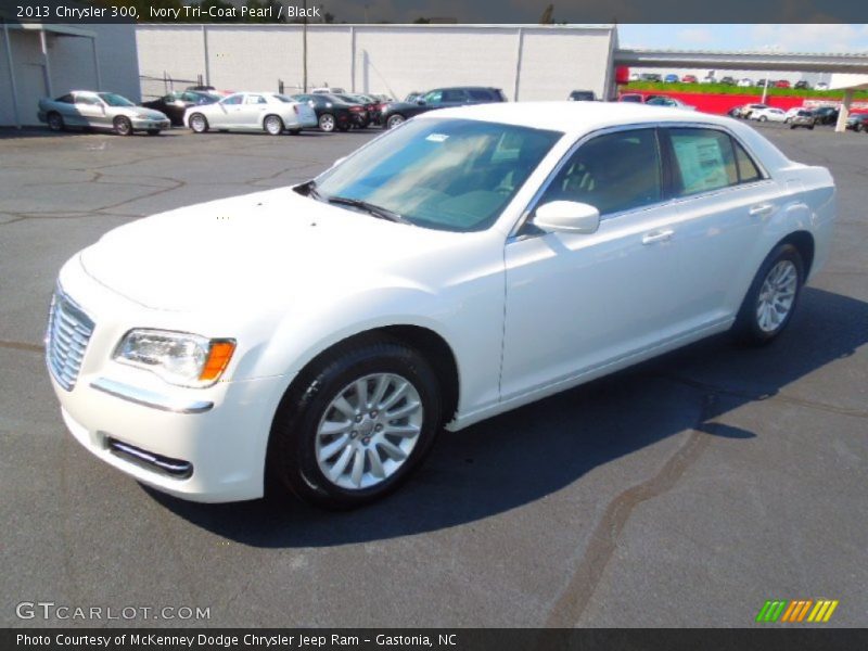 Ivory Tri-Coat Pearl / Black 2013 Chrysler 300