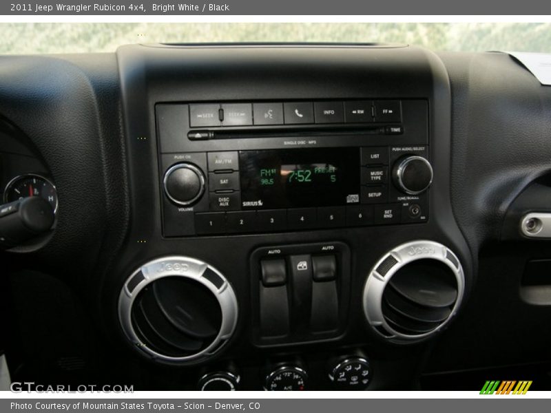 Bright White / Black 2011 Jeep Wrangler Rubicon 4x4