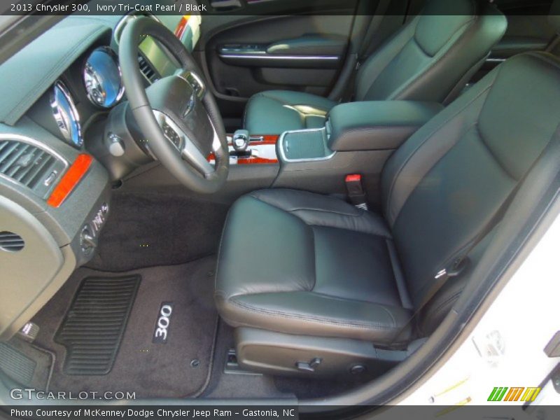 Ivory Tri-Coat Pearl / Black 2013 Chrysler 300