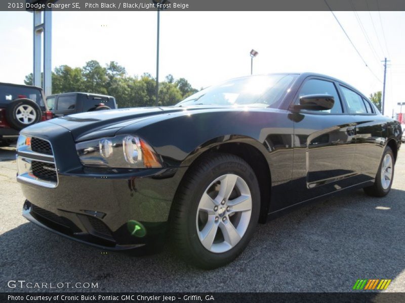 Pitch Black / Black/Light Frost Beige 2013 Dodge Charger SE
