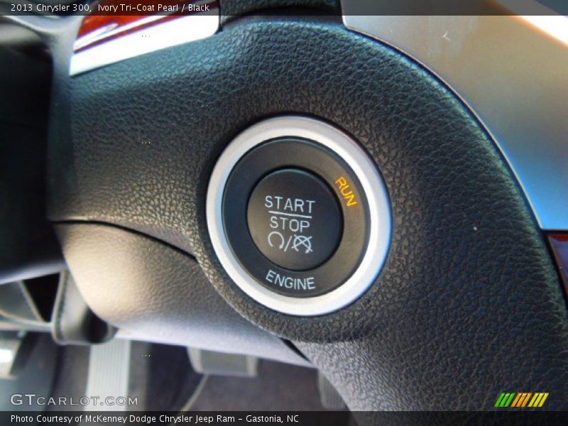 Ivory Tri-Coat Pearl / Black 2013 Chrysler 300