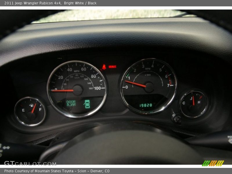 Bright White / Black 2011 Jeep Wrangler Rubicon 4x4