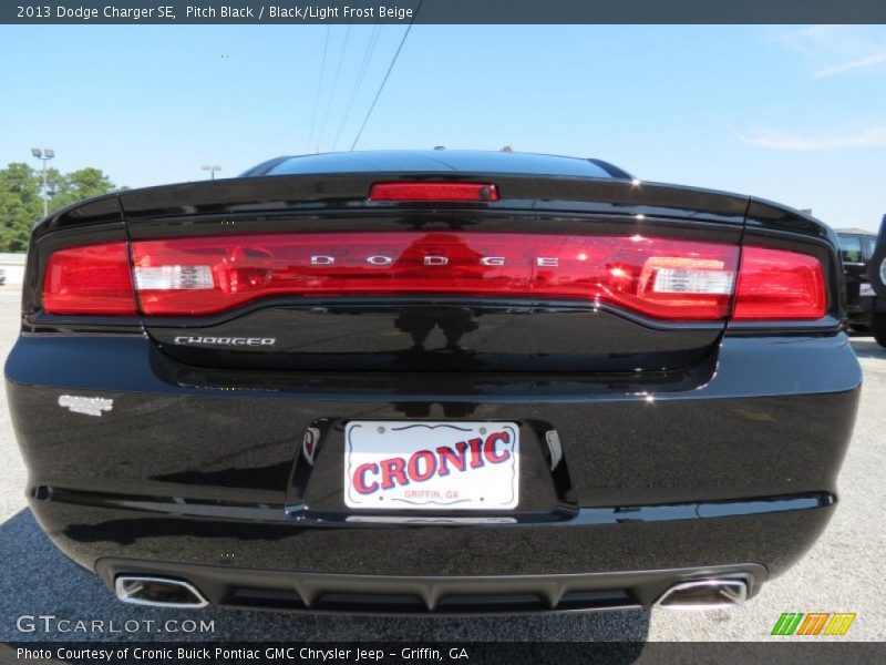 Pitch Black / Black/Light Frost Beige 2013 Dodge Charger SE