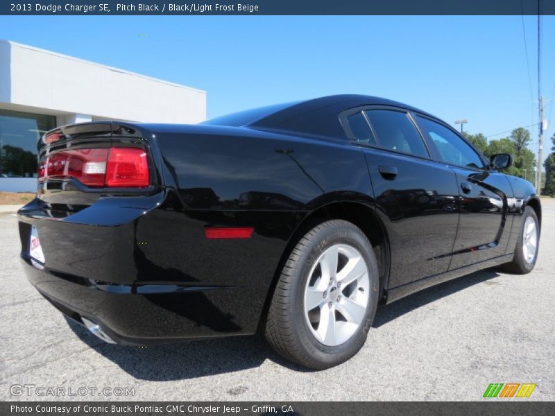 Pitch Black / Black/Light Frost Beige 2013 Dodge Charger SE