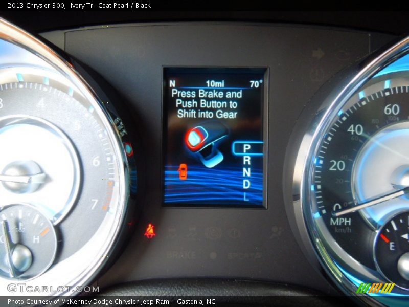 Ivory Tri-Coat Pearl / Black 2013 Chrysler 300