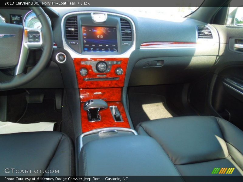 Ivory Tri-Coat Pearl / Black 2013 Chrysler 300