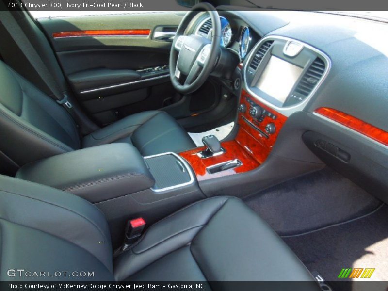 Ivory Tri-Coat Pearl / Black 2013 Chrysler 300