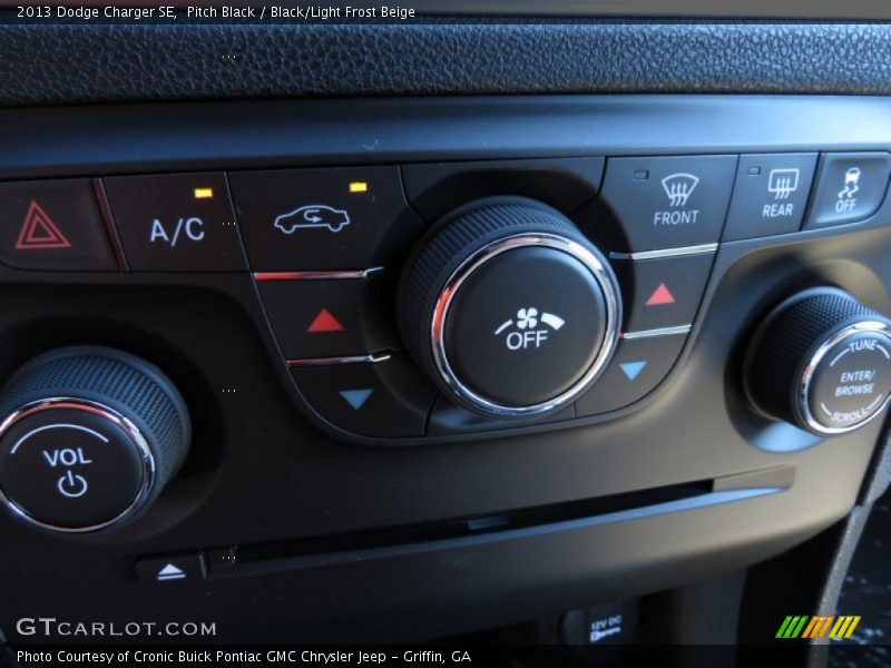 Pitch Black / Black/Light Frost Beige 2013 Dodge Charger SE