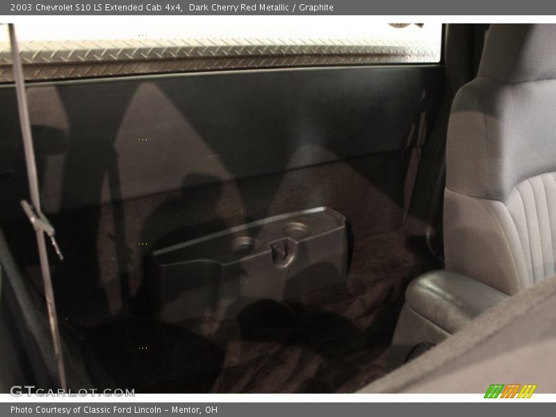 Dark Cherry Red Metallic / Graphite 2003 Chevrolet S10 LS Extended Cab 4x4